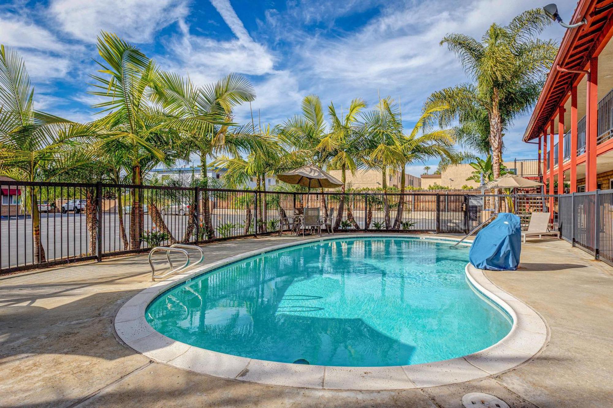 6 Carlsbad, Ca- North Hotel