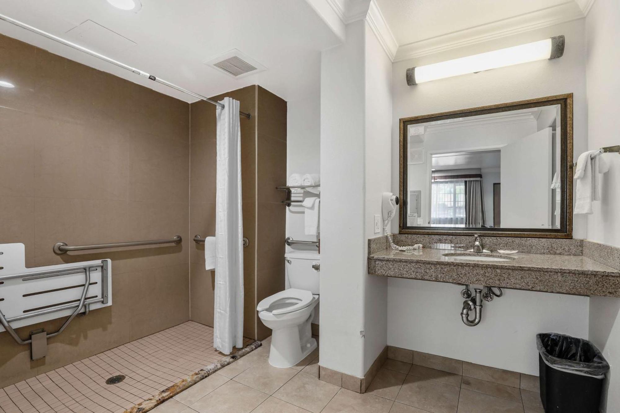 6 Carlsbad, Ca- North Hotel